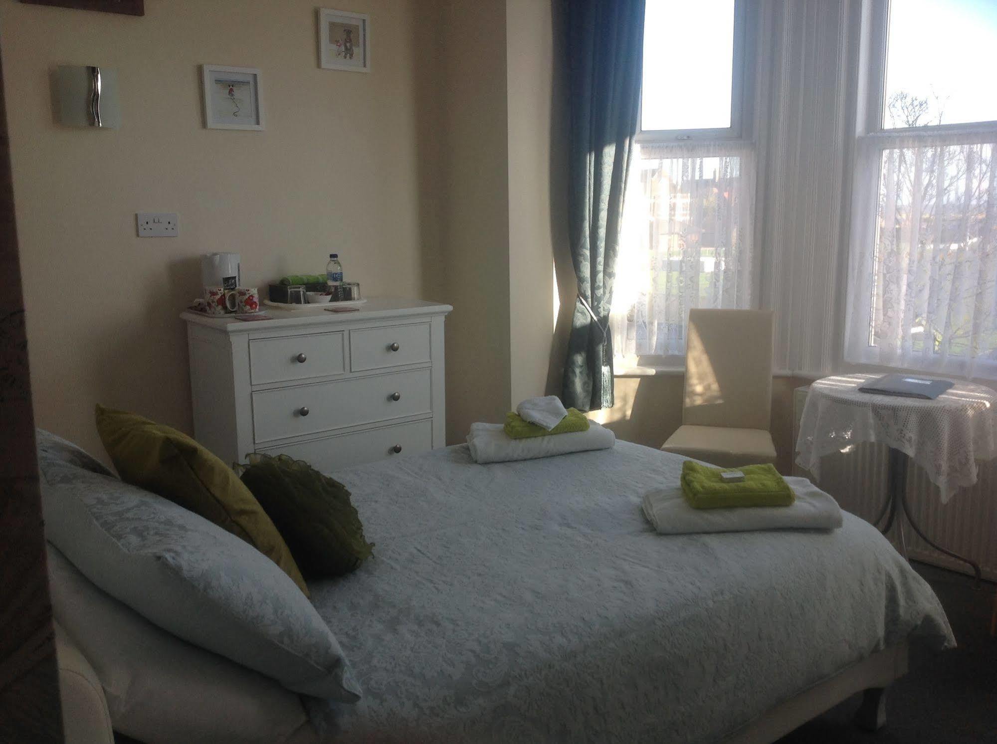 Cleasewood Guest House Great Yarmouth Extérieur photo